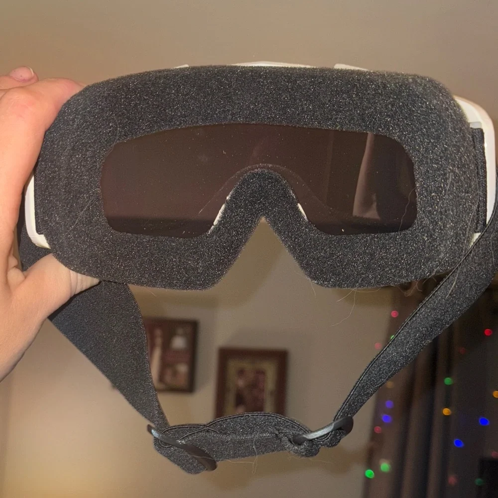 Protective eye wear with multi color lens